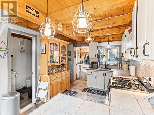2762 North Klondike Highway Property Photo 9