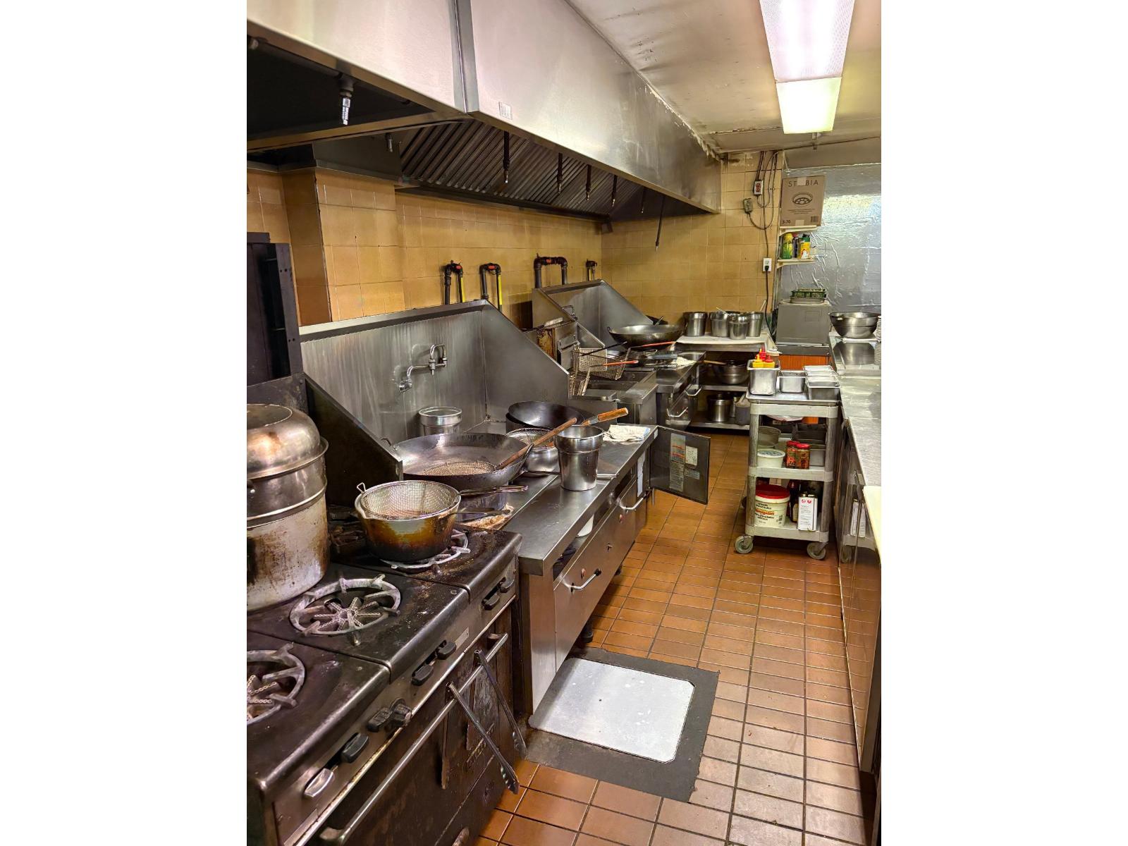 4050 Rue Ste-catherine O. Property Photo 6