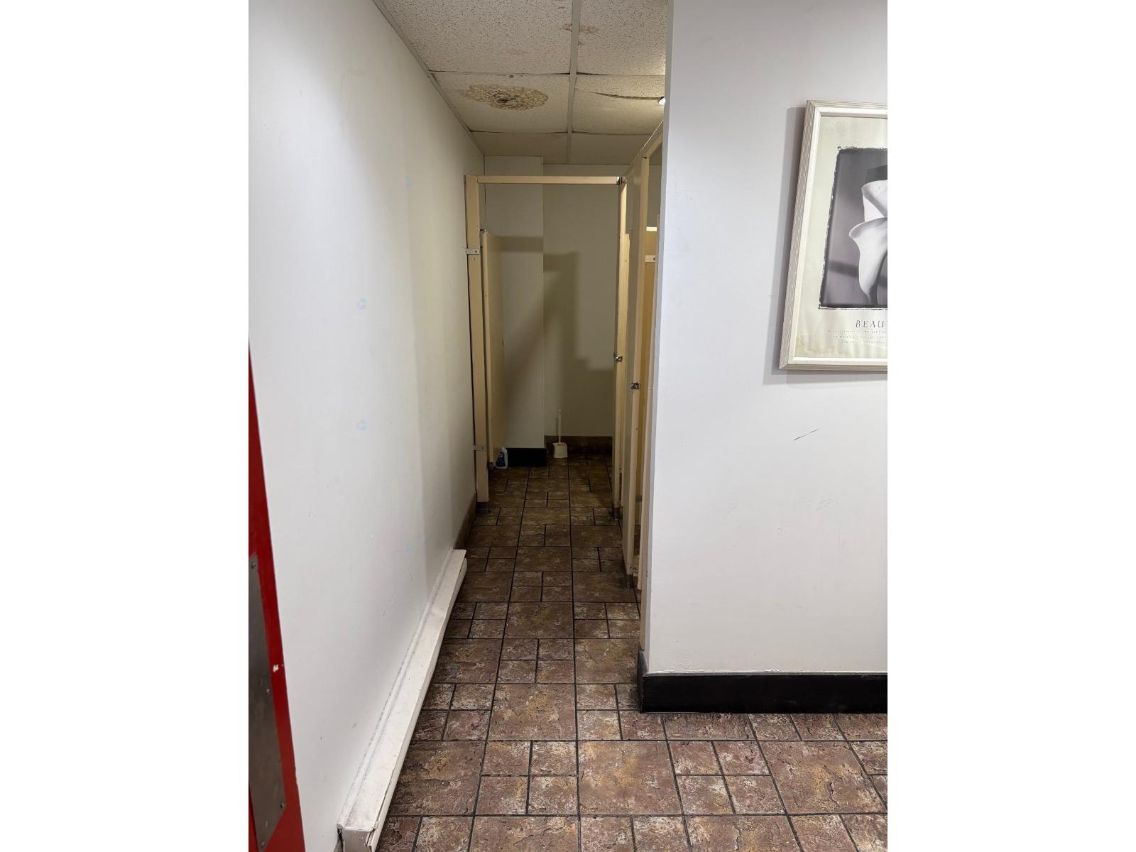 4050 Rue Ste-catherine O. Property Photo 16