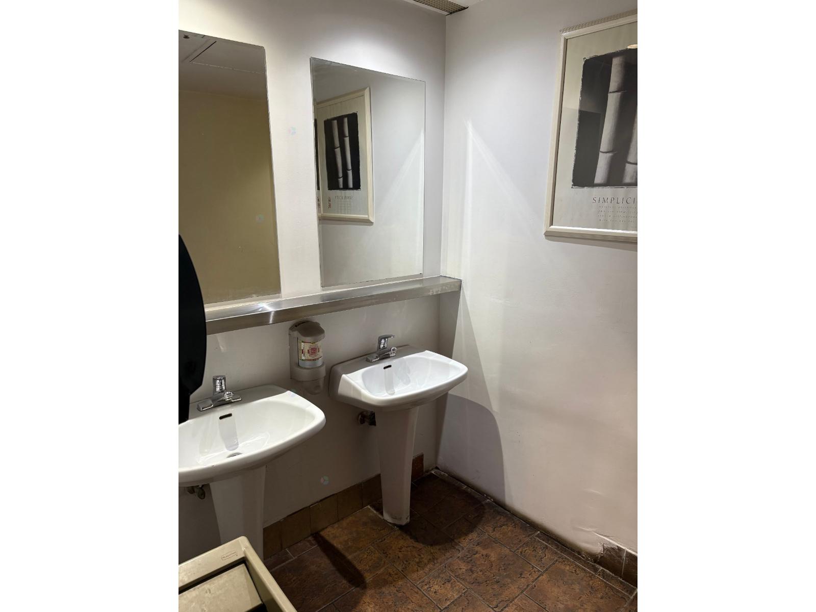 4050 Rue Ste-catherine O. Property Photo 17