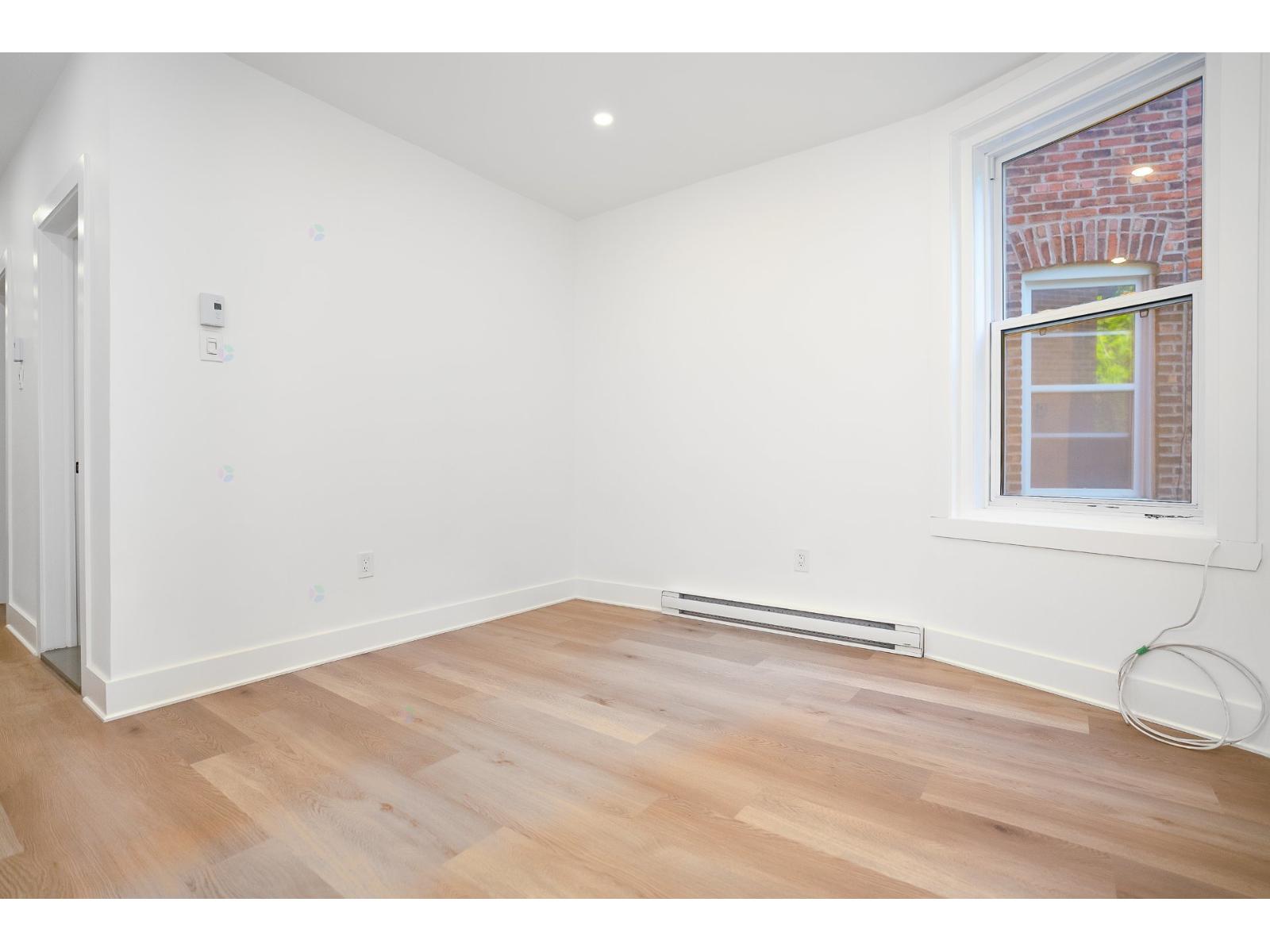 2114 Av. Claremont, #18 Property Photo 7