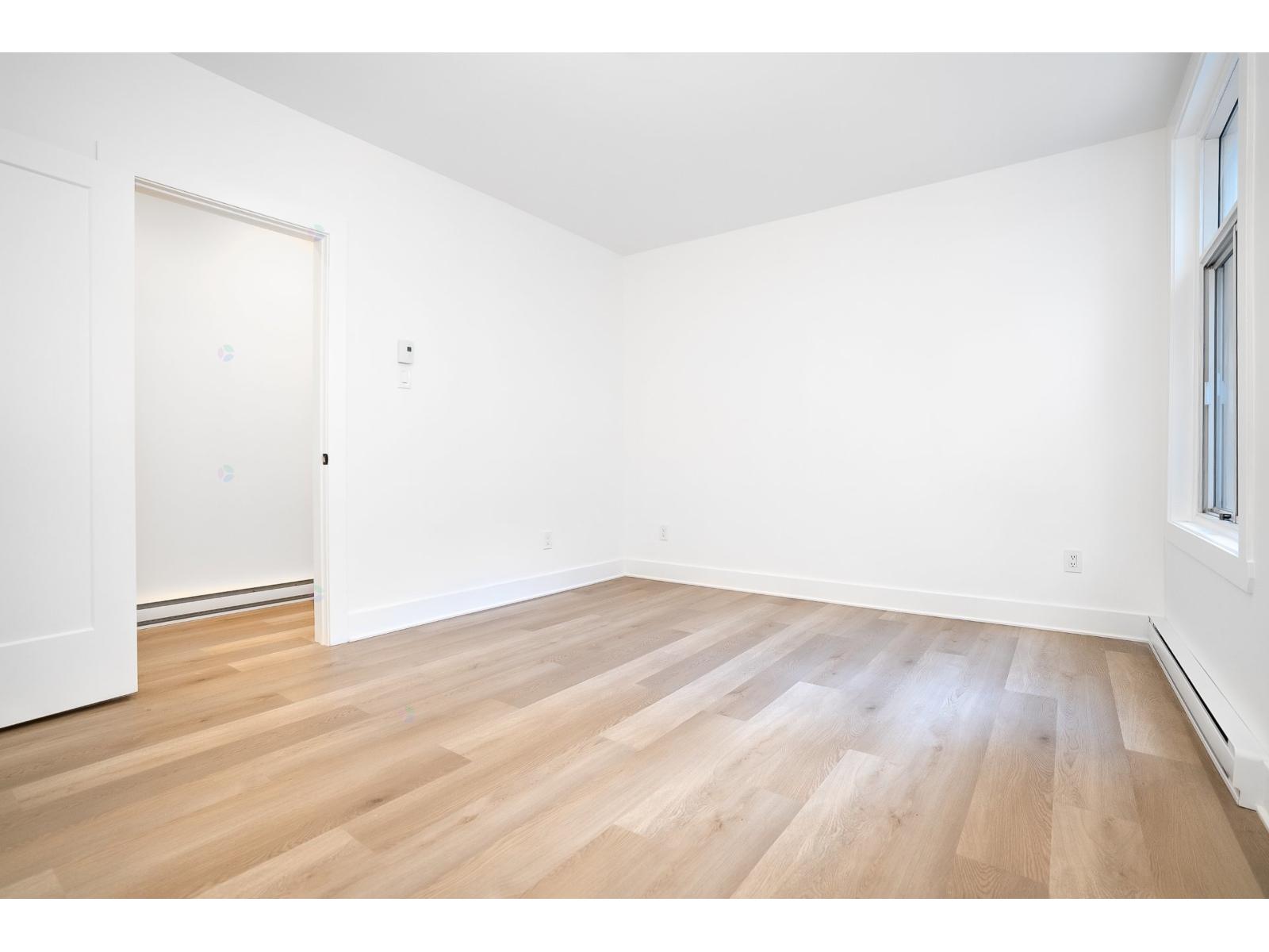 2114 Av. Claremont, #18 Property Photo 11