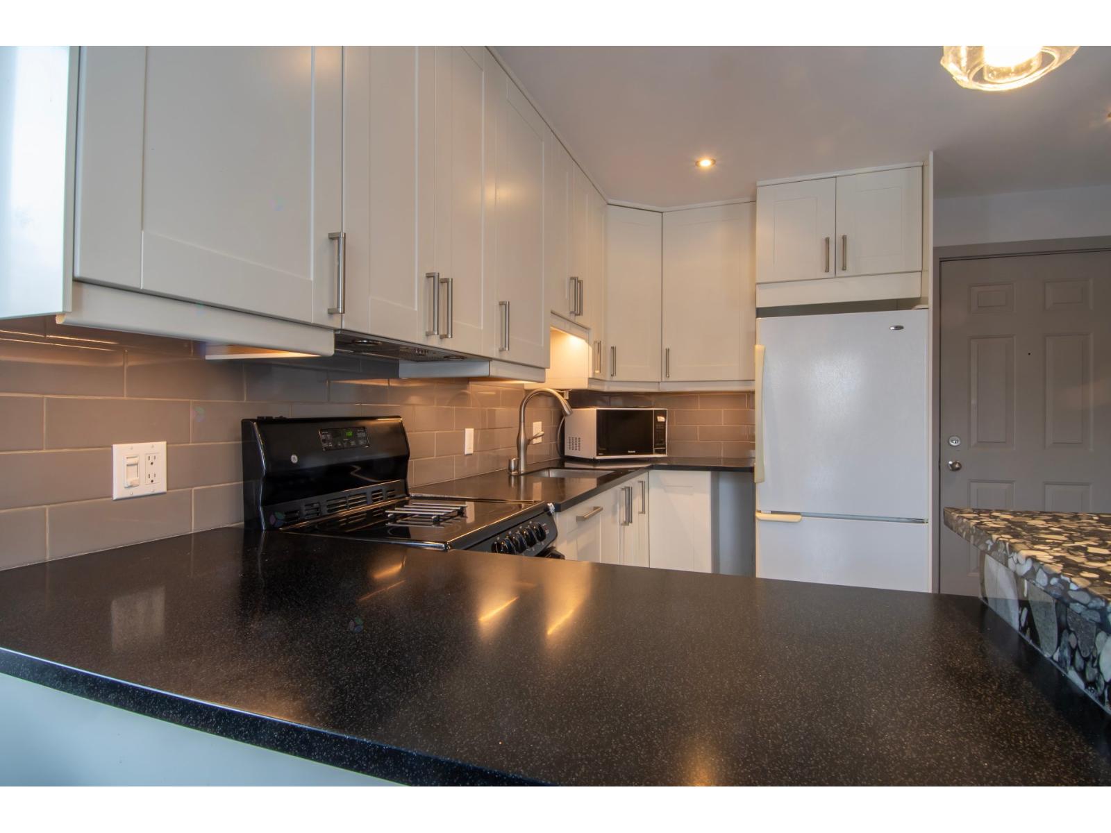 49 Rue Maple, #210 Property Photo 5