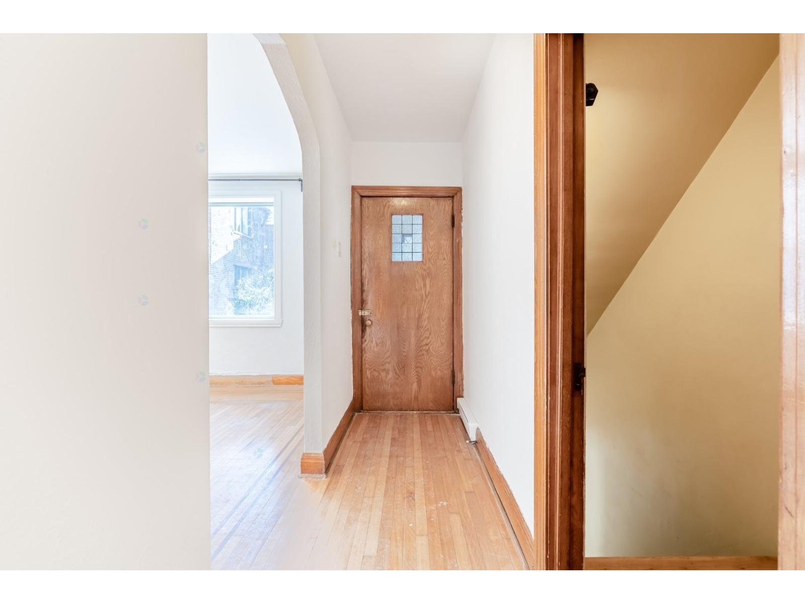 4631 Av. Coolbrook Property Photo 3