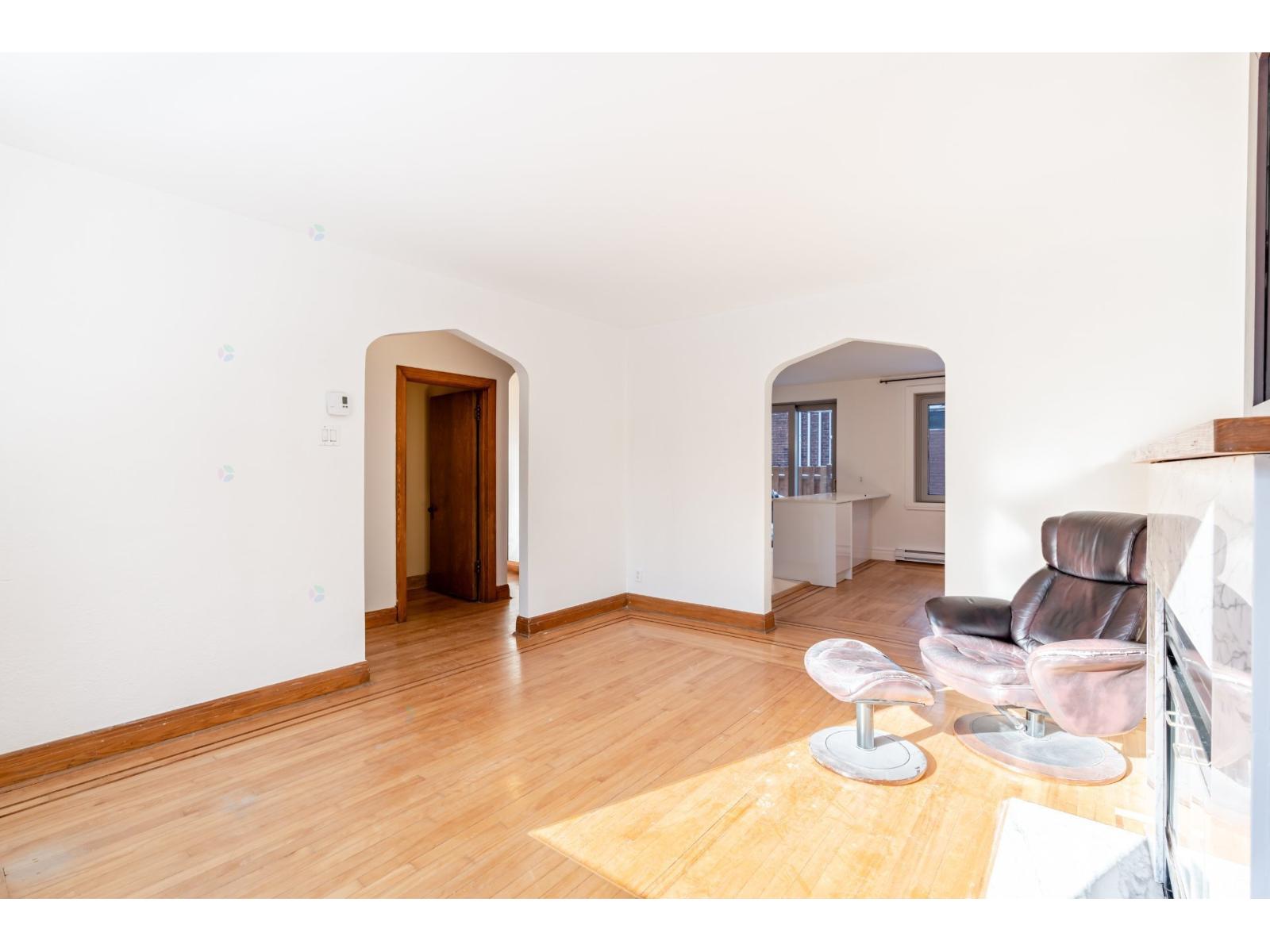 4631 Av. Coolbrook Property Photo 6