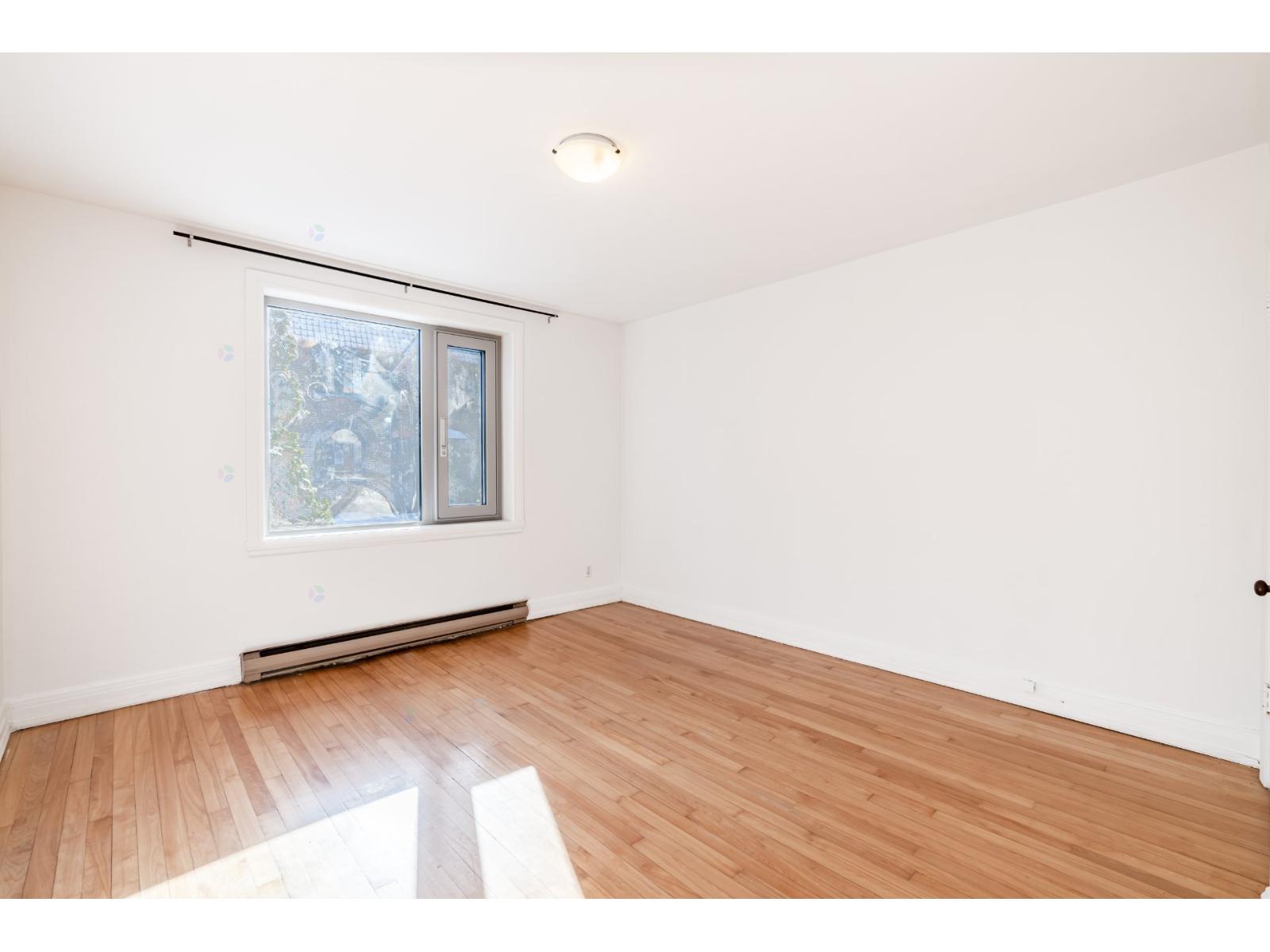 4631 Av. Coolbrook Property Photo 16