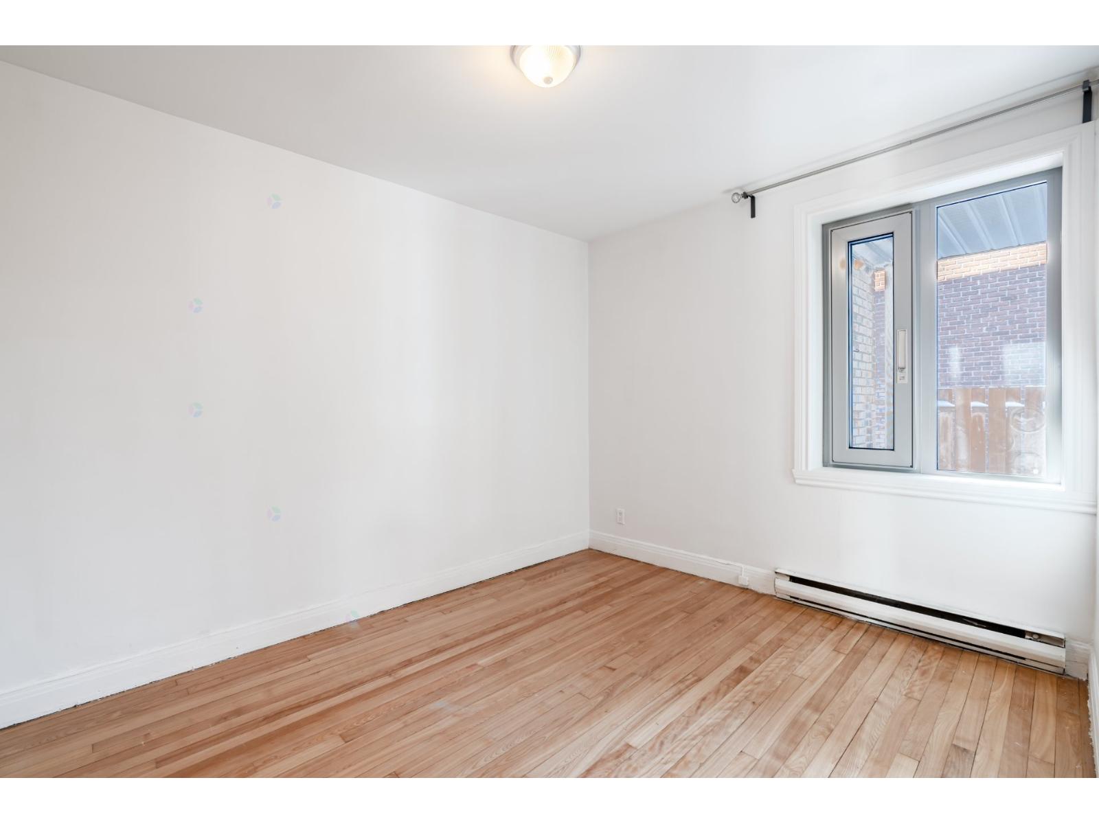 4631 Av. Coolbrook Property Photo 19