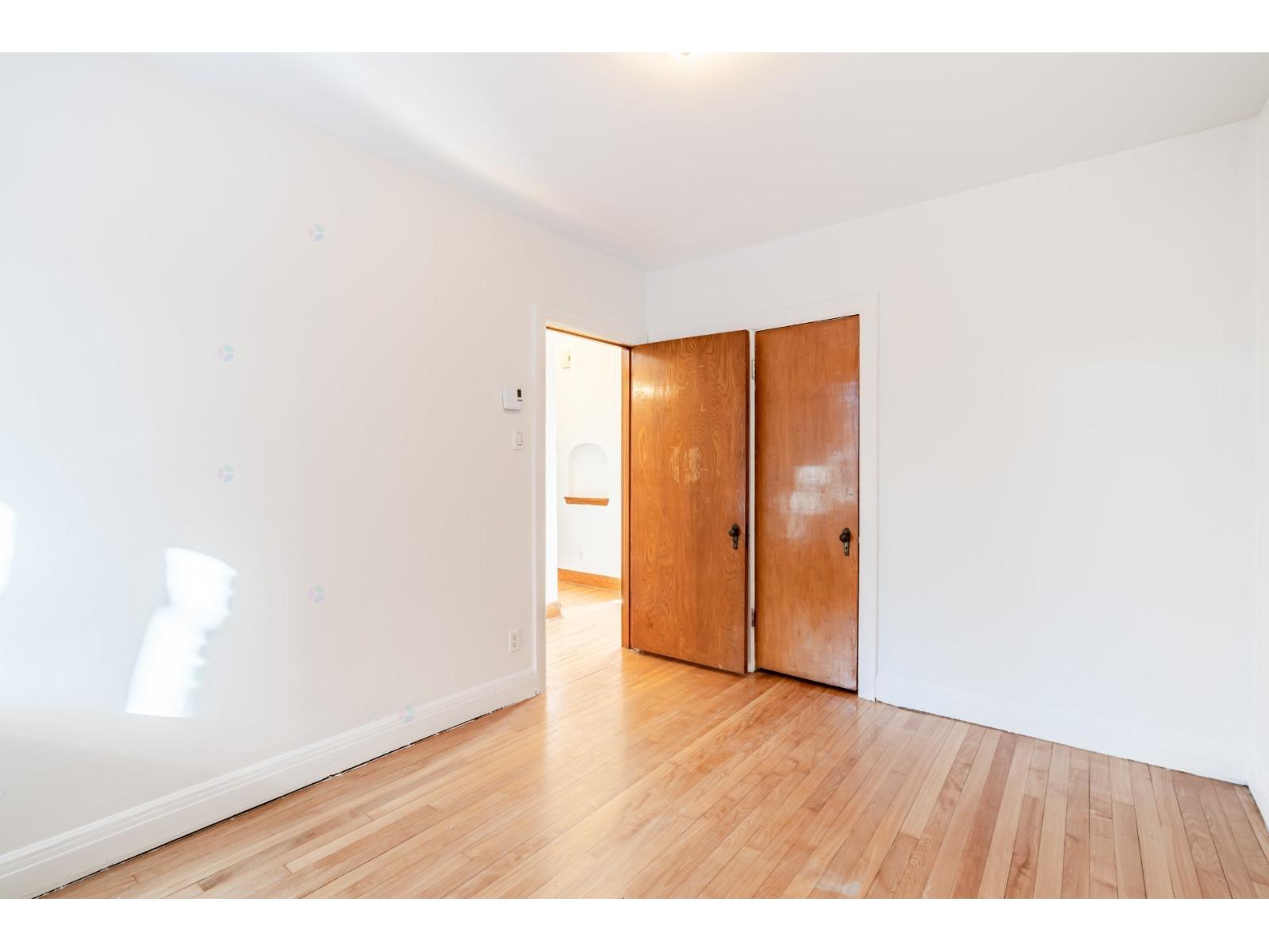 4631 Av. Coolbrook Property Photo 20