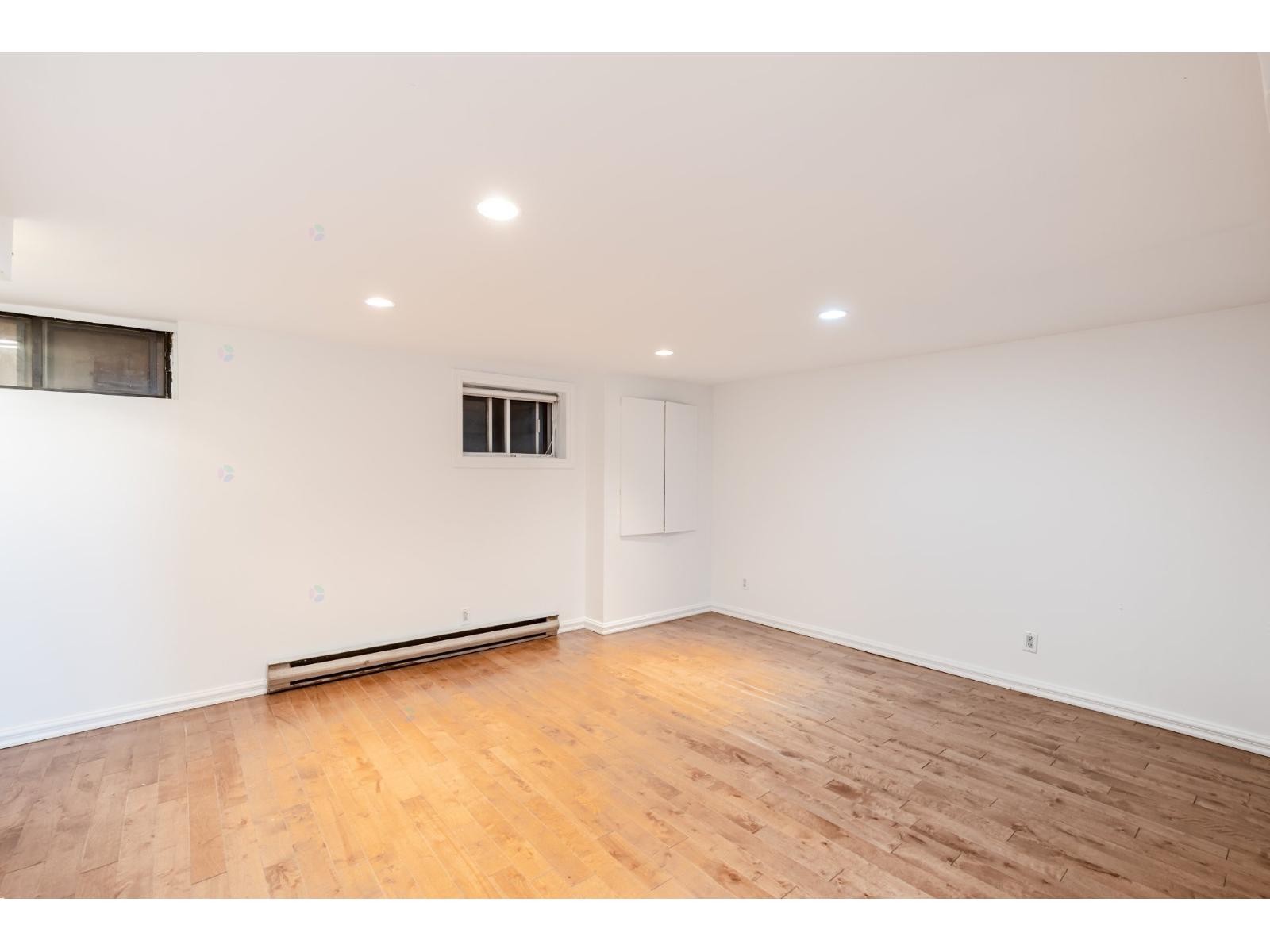 4631 Av. Coolbrook Property Photo 24