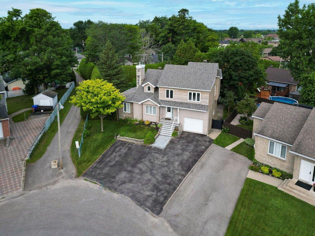 13735 Rue De Troyes Property Photo 46