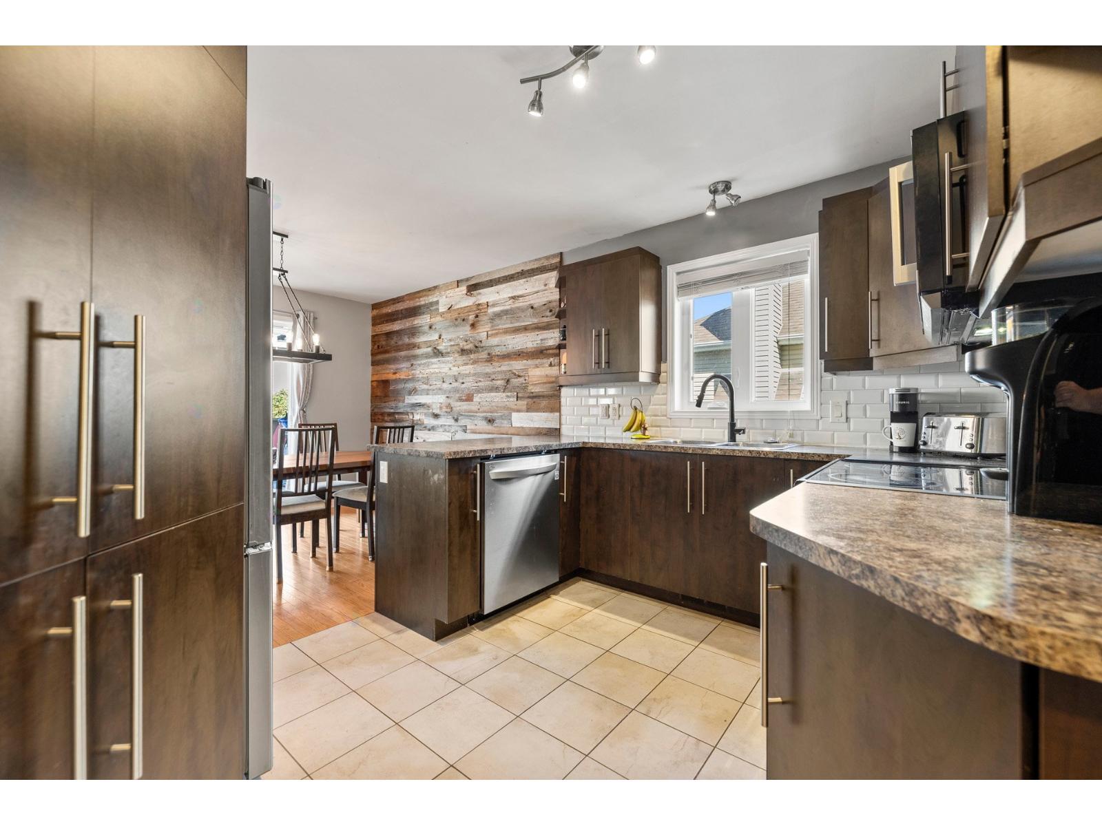 86 Av. Chamberry Property Photo 6