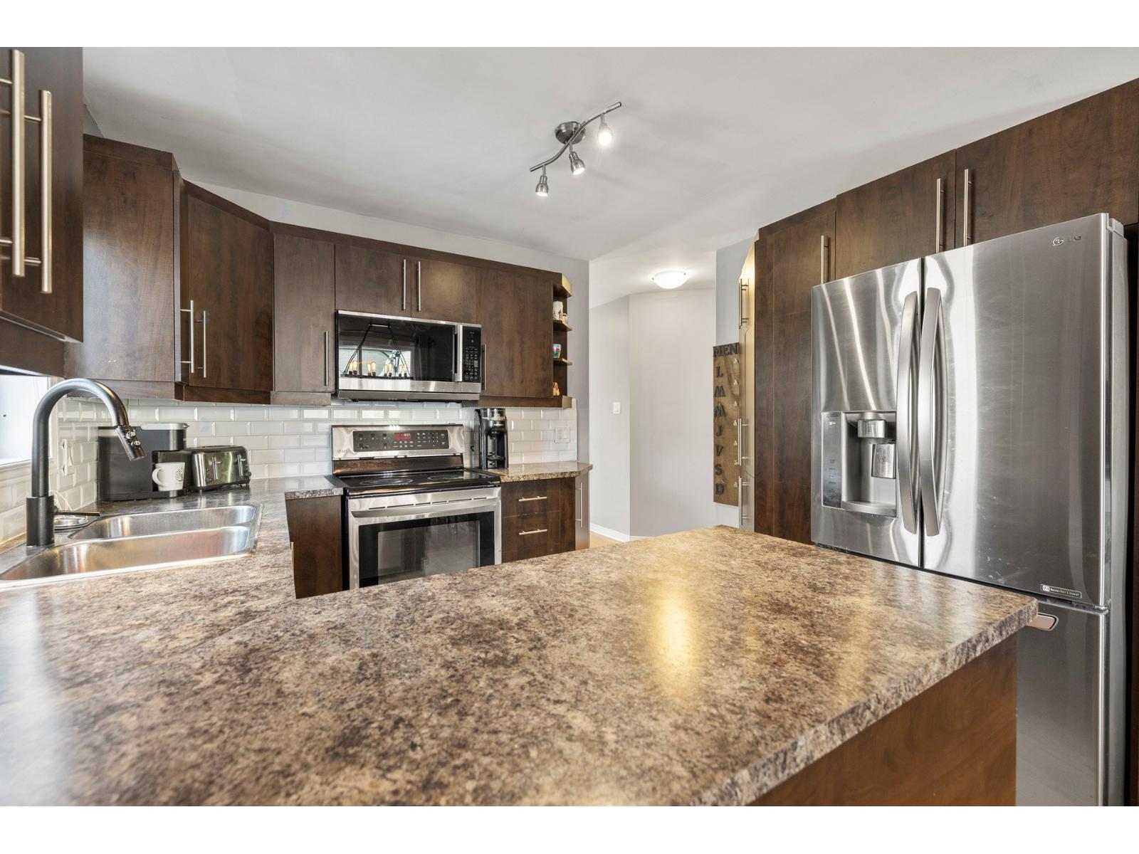 86 Av. Chamberry Property Photo 10