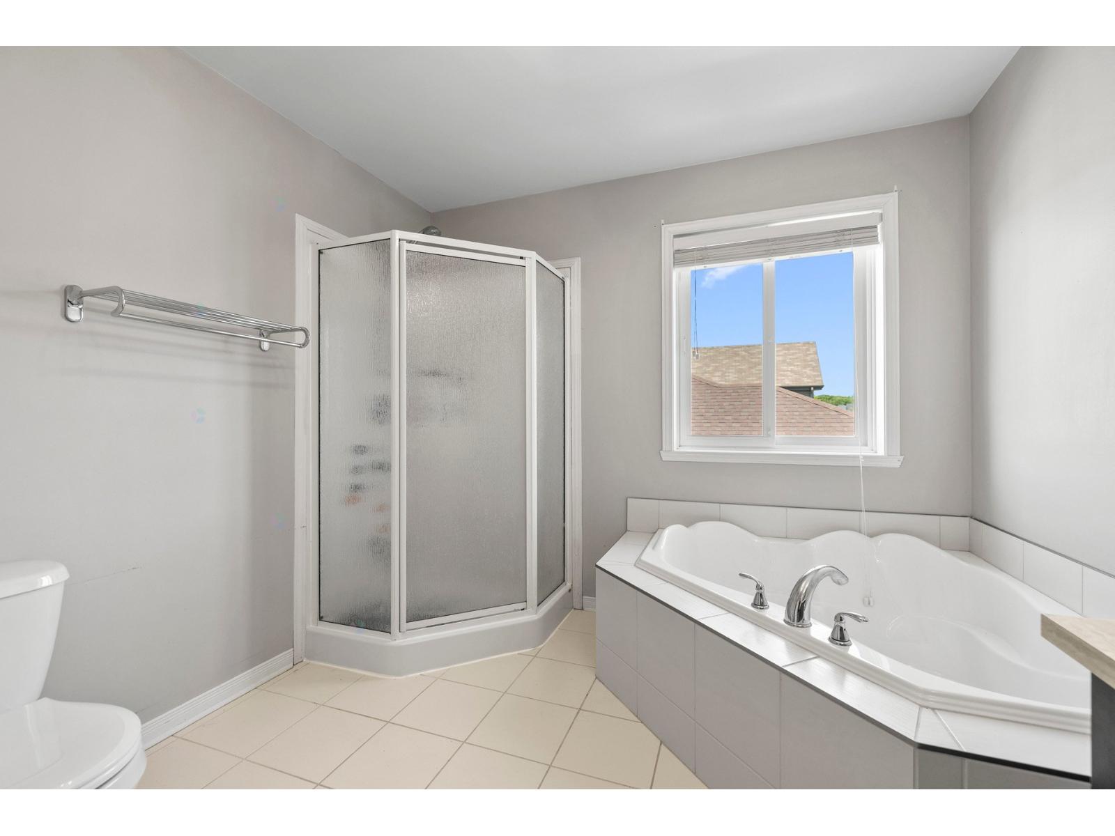 86 Av. Chamberry Property Photo 16