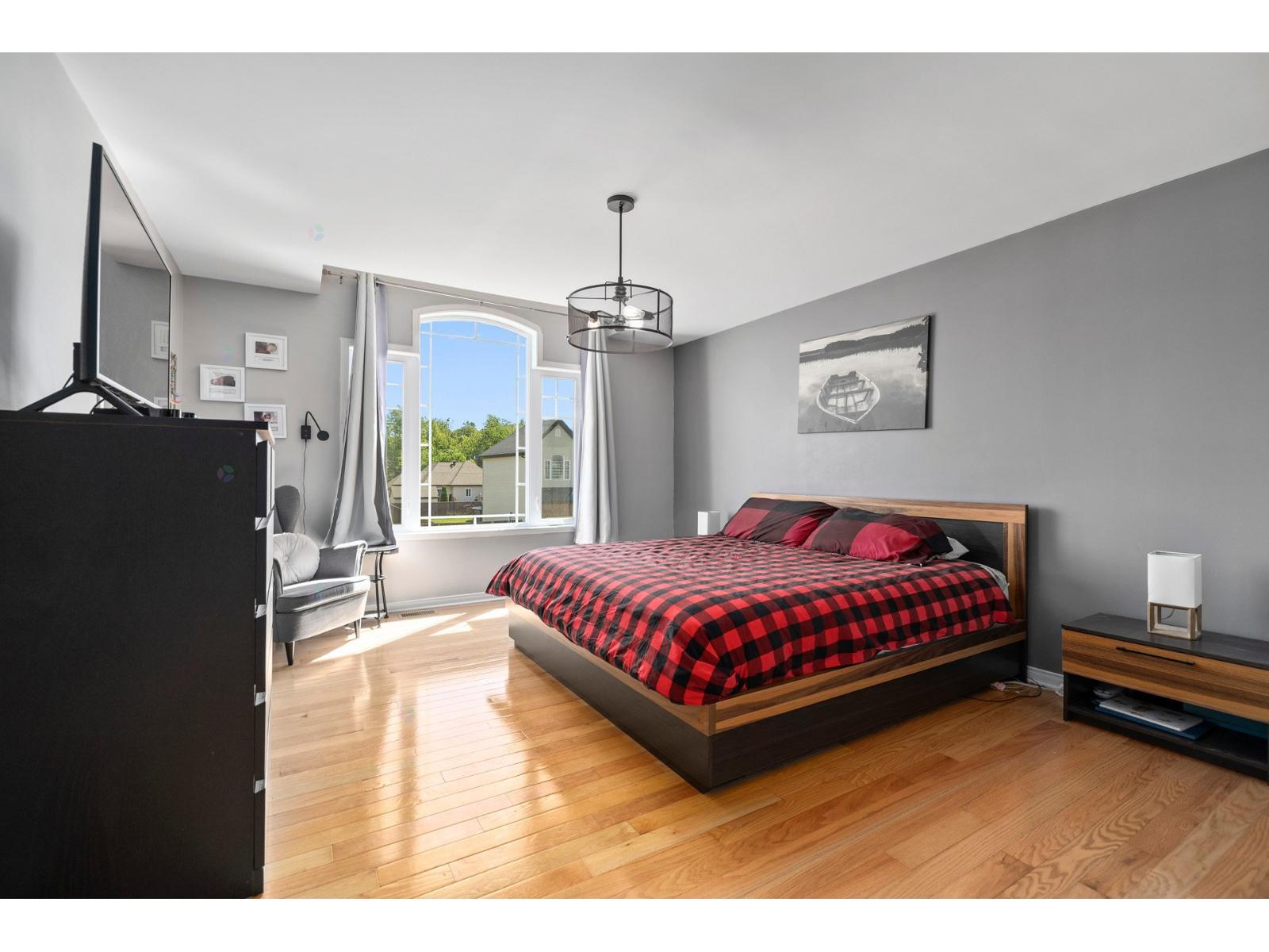 86 Av. Chamberry Property Photo 22
