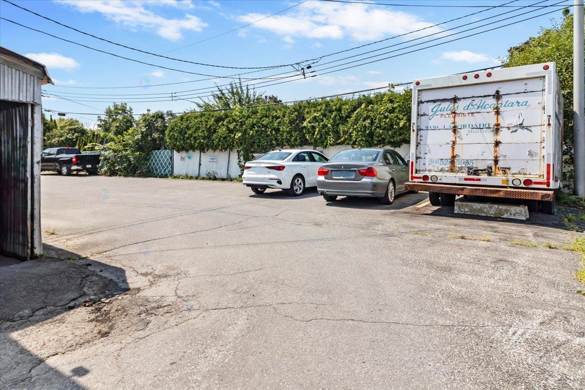9330 Boul. Lacordaire Property Photo 24