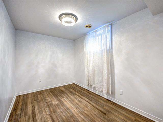 103z Boul. Perrot Property Photo 11