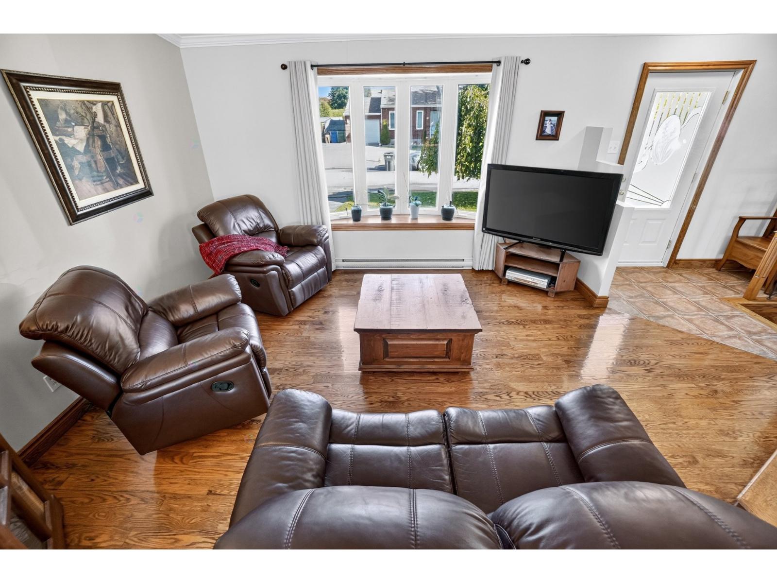 238 Rue Serval Property Photo 4