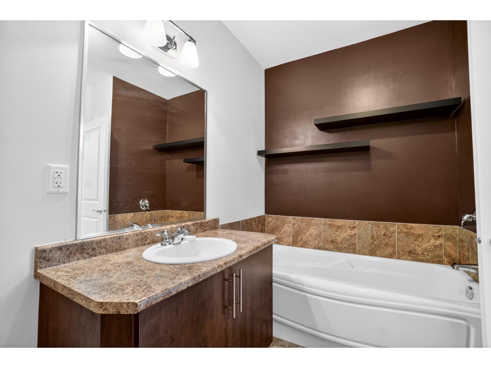 551-302 Rue Chabanel E. Property Photo 19