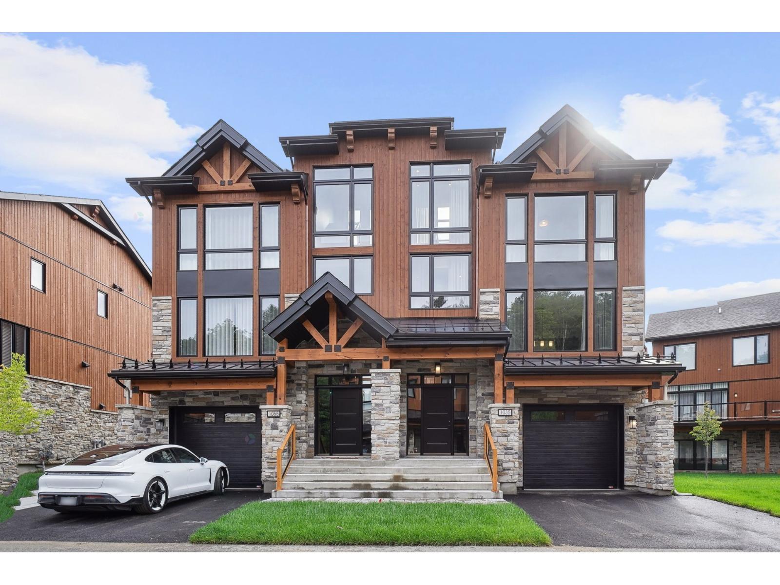 1035 Allée Du Géant Property Photo 1