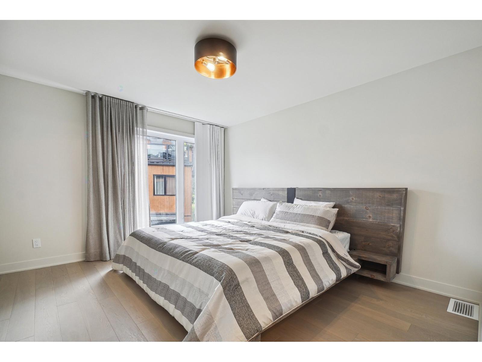 1035 Allée Du Géant Property Photo 18