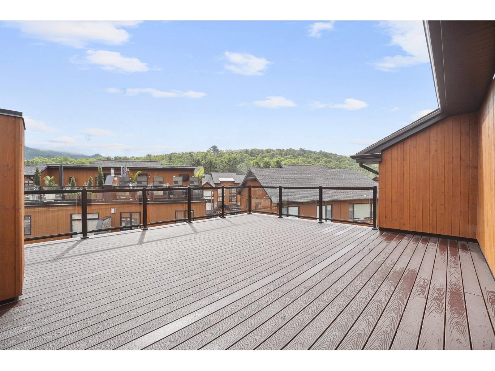 1035 Allée Du Géant Property Photo 30