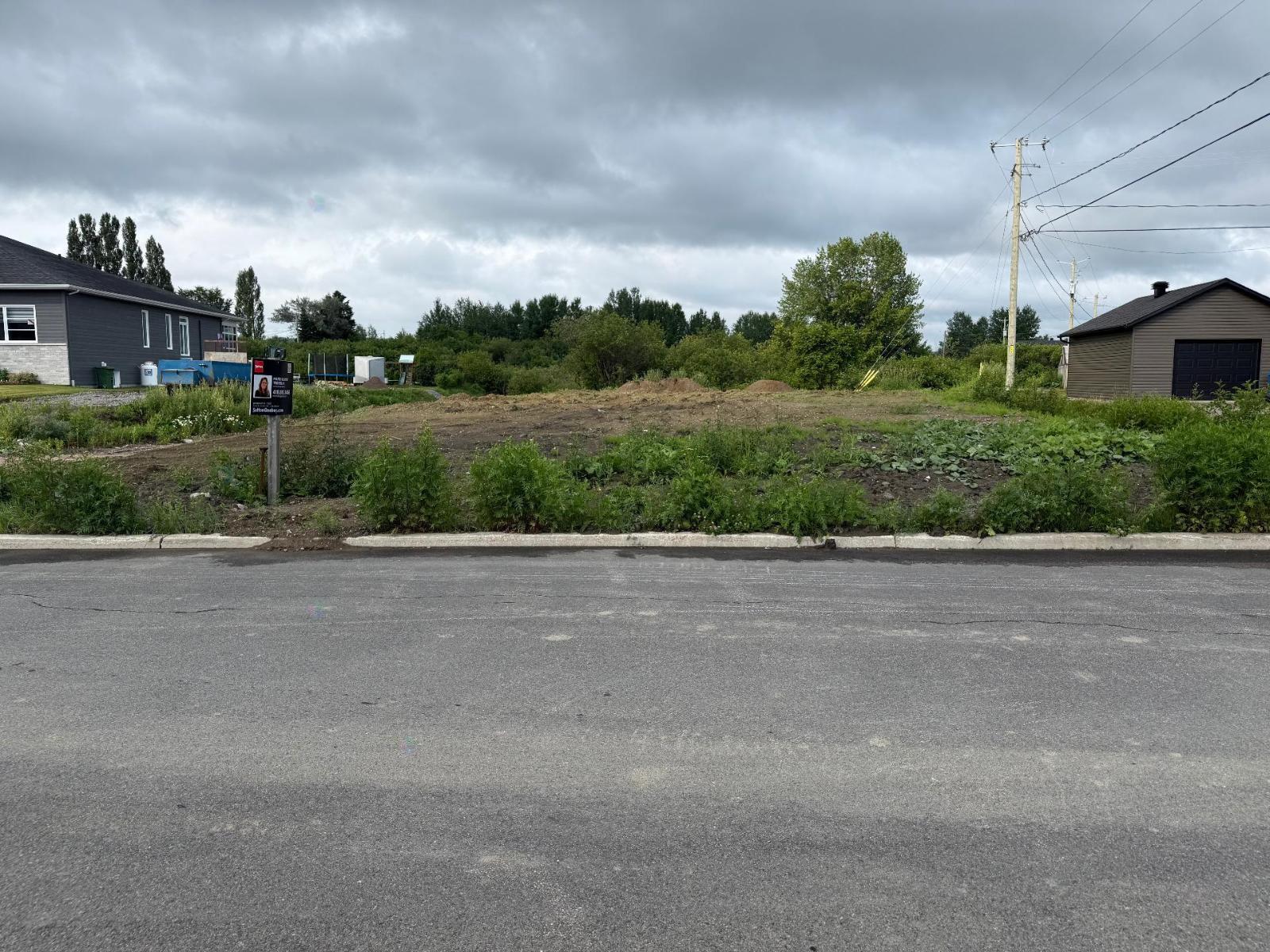 Rue Du Nickel Property Photo 1
