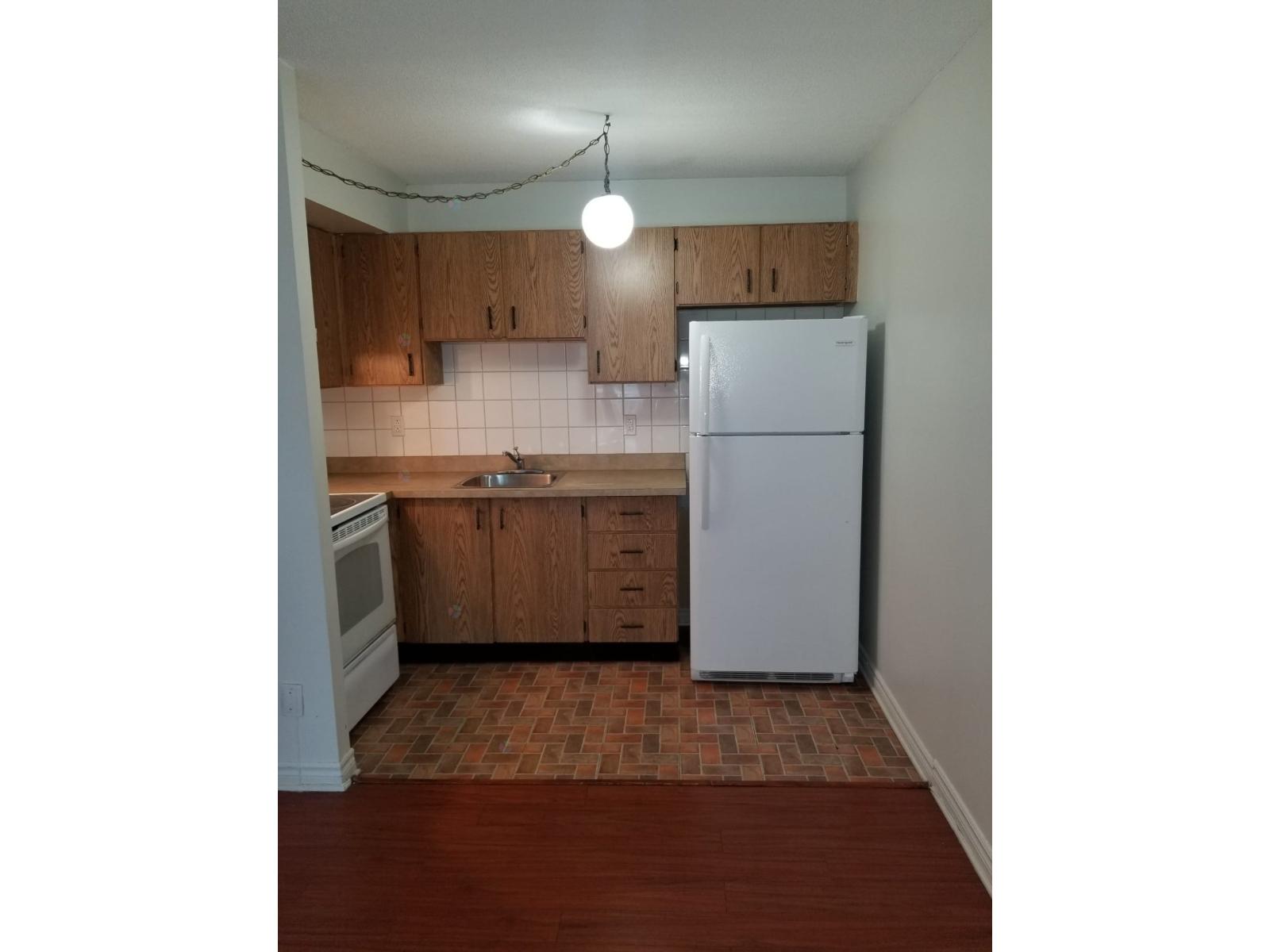 90 Crois. Elgin, #306 Property Photo 2