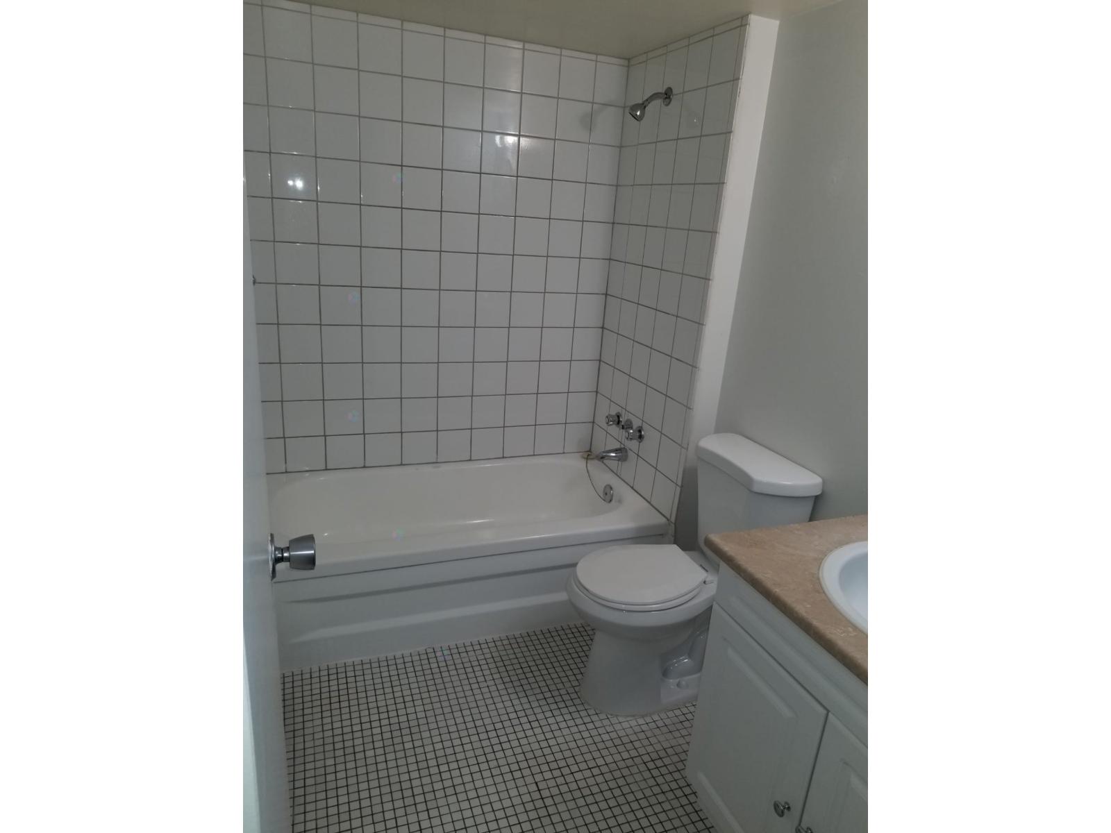 90 Crois. Elgin, #306 Property Photo 6