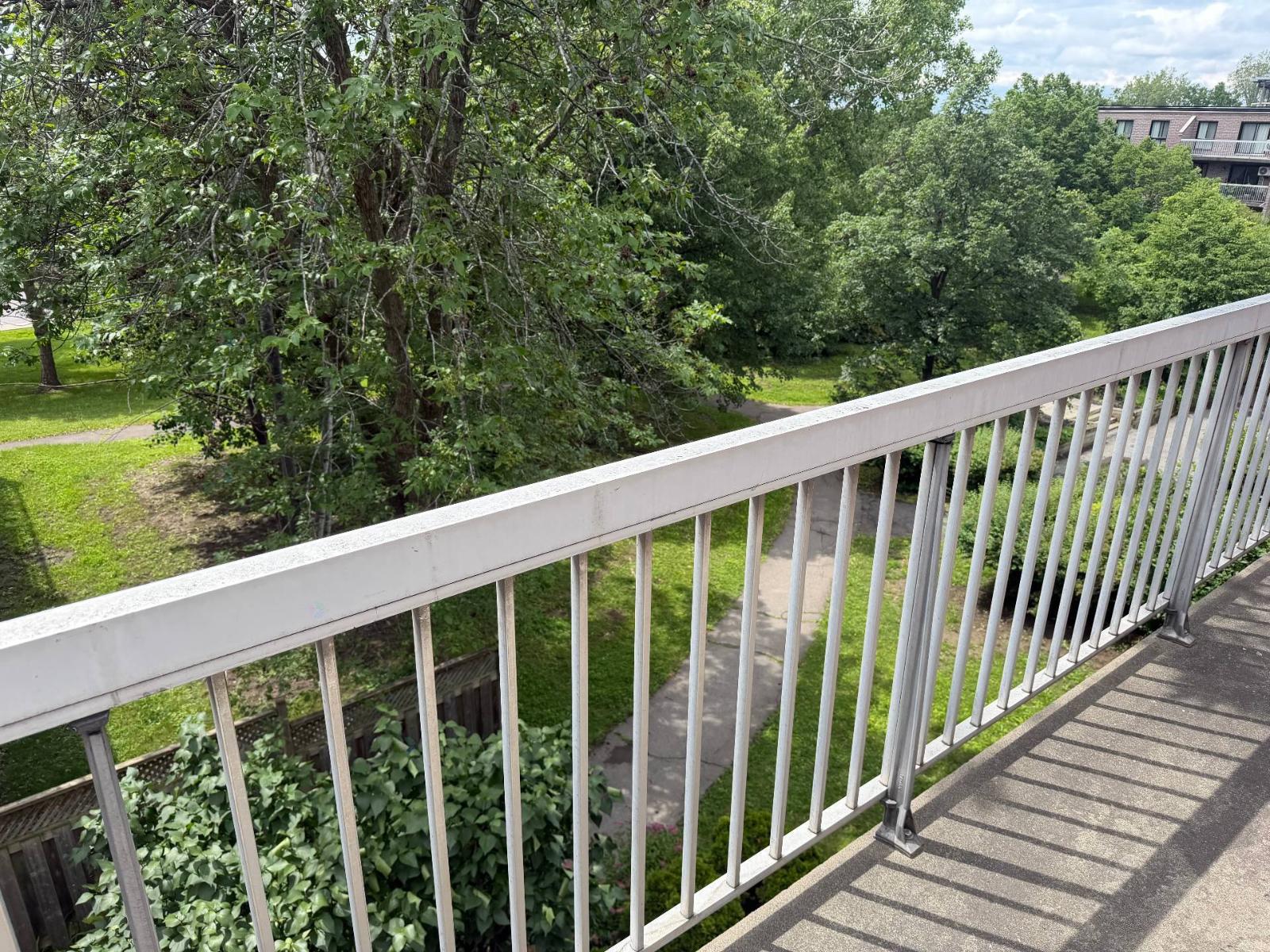 90 Crois. Elgin, #306 Property Photo 8