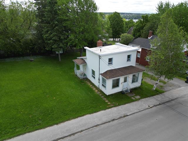 Rue Victoria Property Photo 4