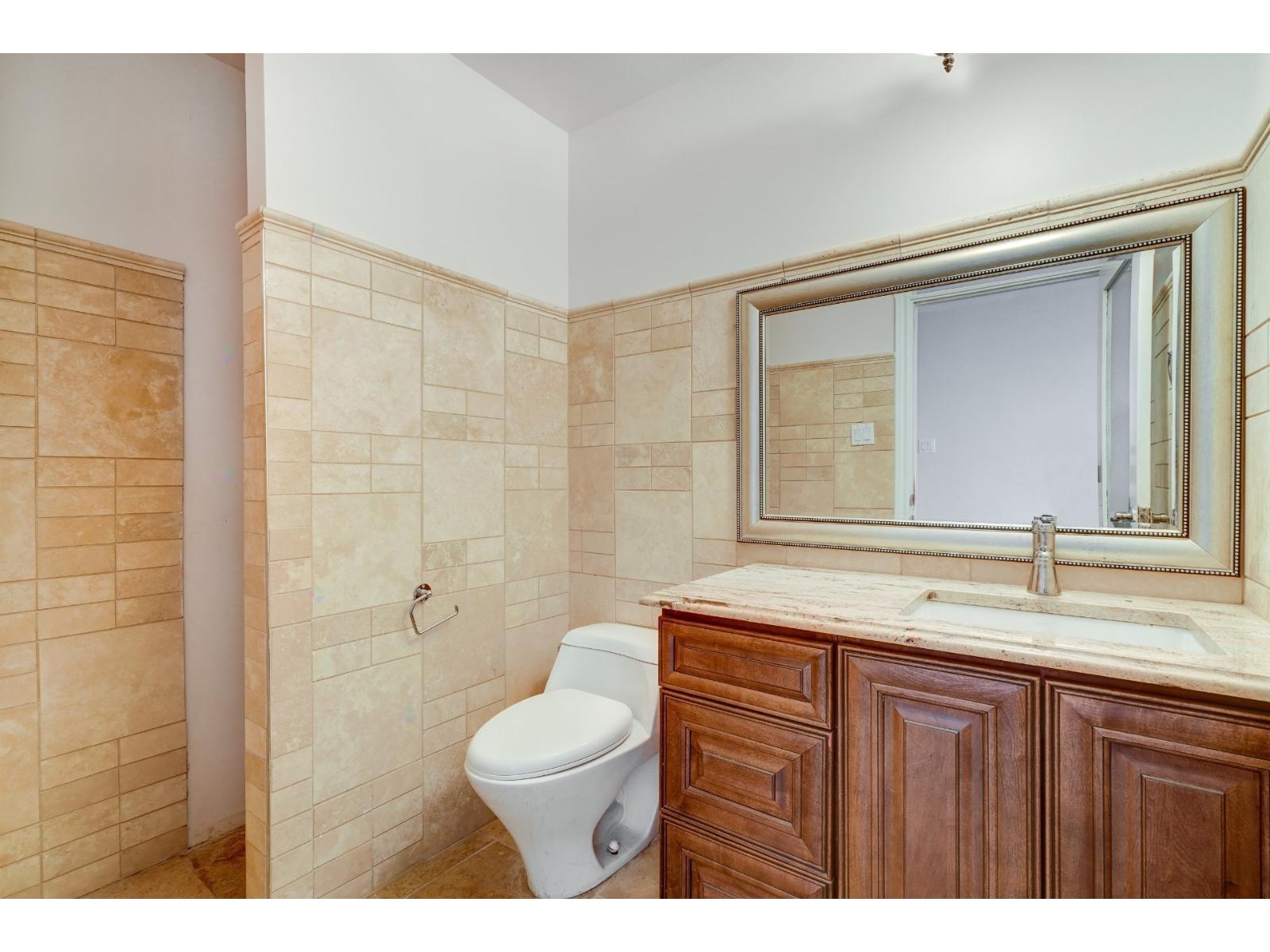 5505 Av. Plamondon Property Photo 12