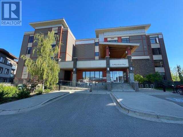 403-32 Waterfront Place Property Photo