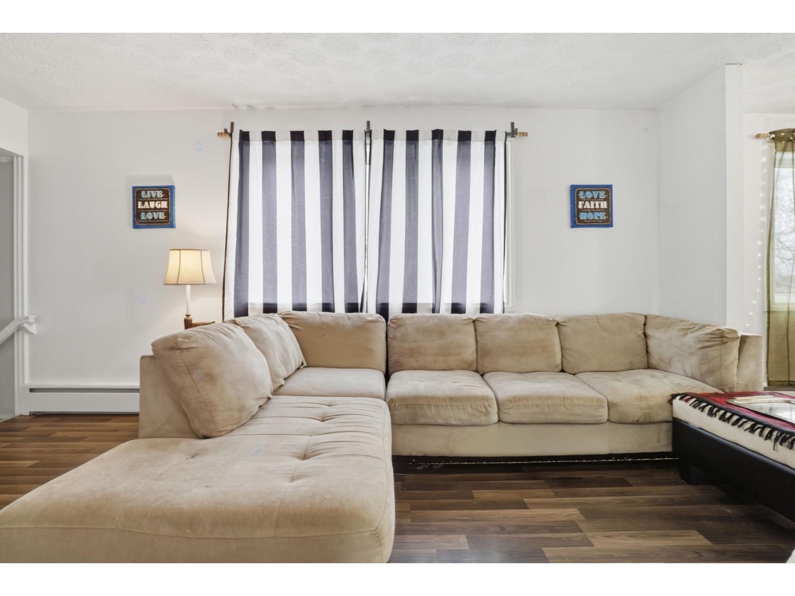 338 Rue St-andré Property Photo 6