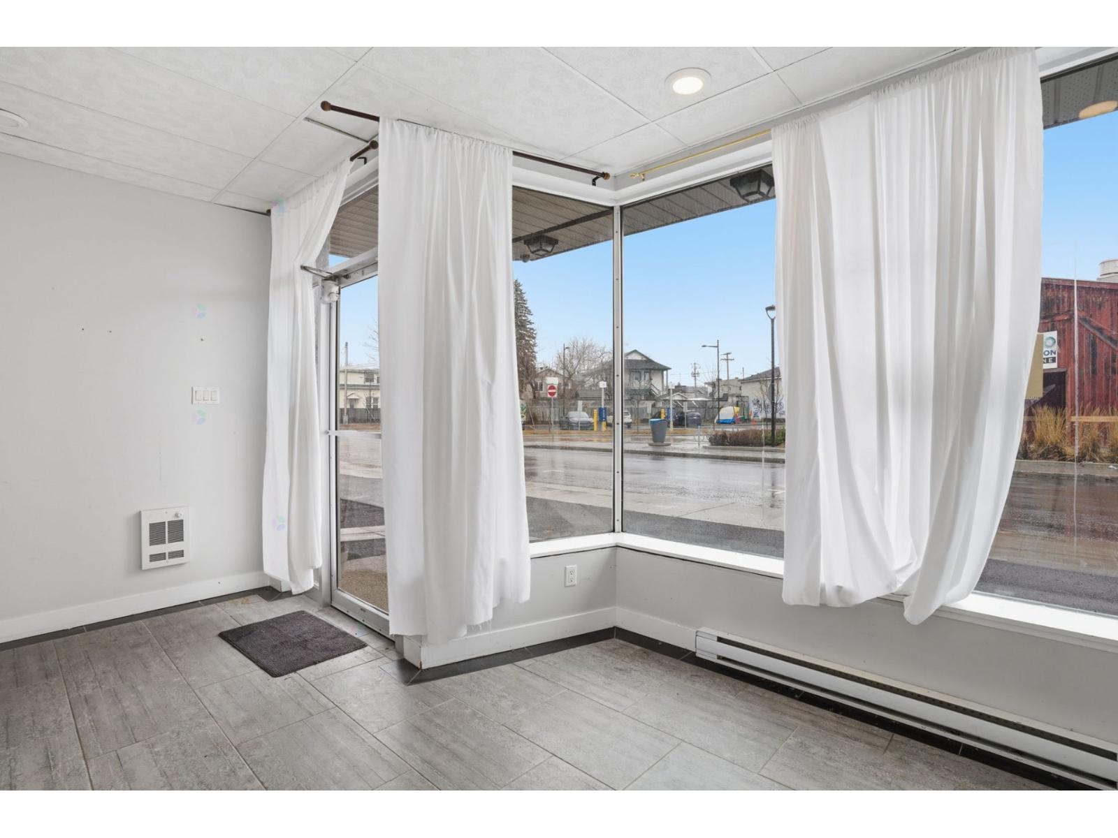 338 Rue St-andré Property Photo 21