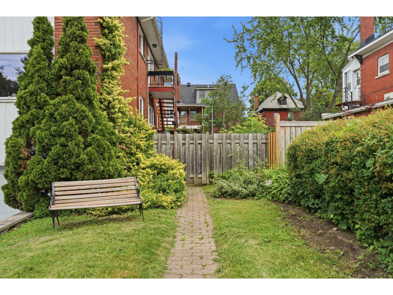 119 Av. Westminster N. Property Photo 24