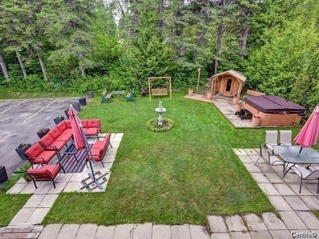 225-229 Av. Du Lac Property Photo 4