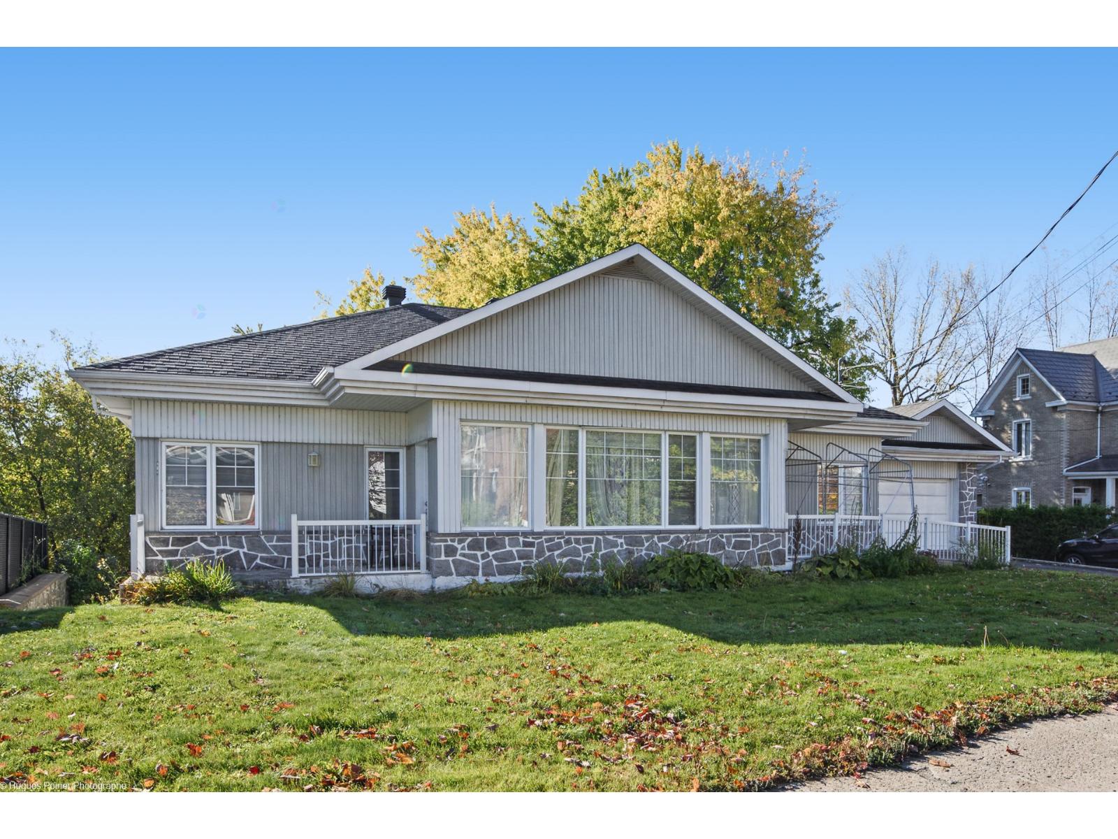 966 12e Avenue Property Photo 2