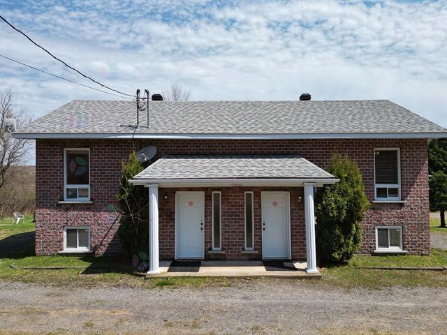 7916-7920 Ch. Du Lac-Kaiagamac Property Photo 1