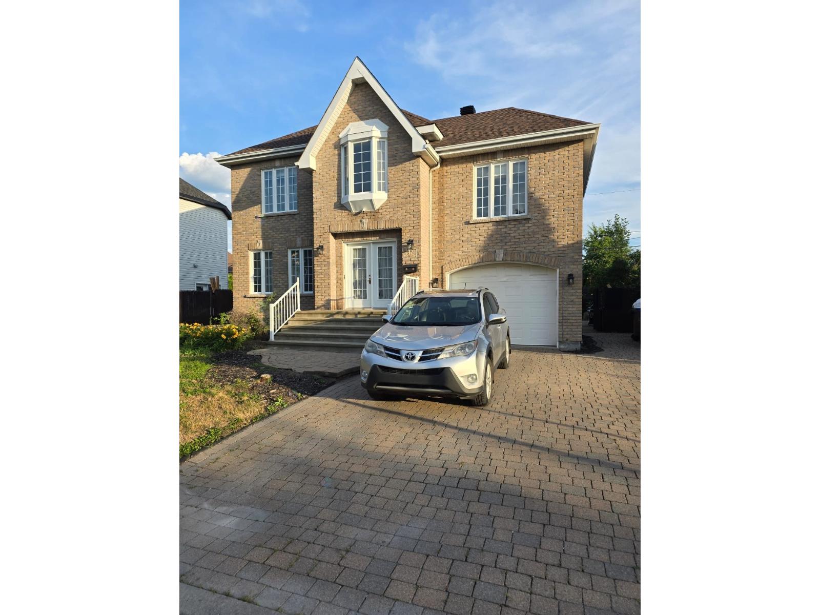 324 Rue Louis-truchon Property Photo 1