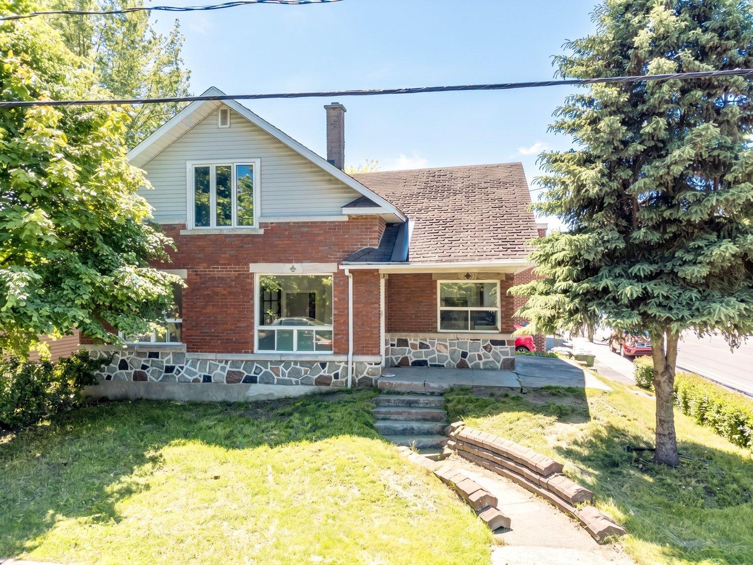 238 Rue St-damase Property Photo 1