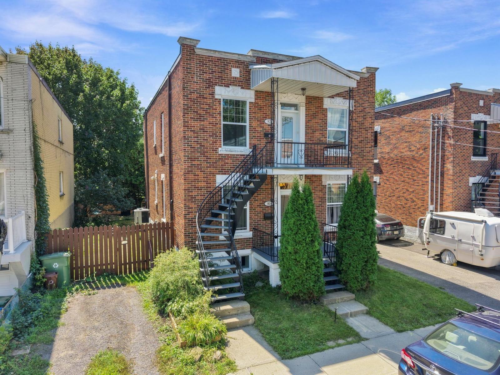 80-82 7e Avenue Property Photo 1