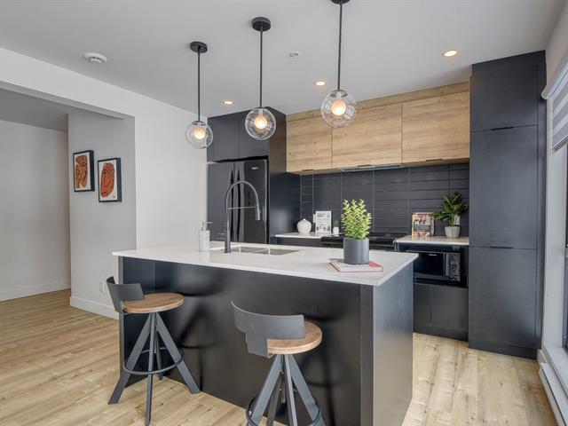 40 Rue Toe-Blake, #405 Property Photo 1