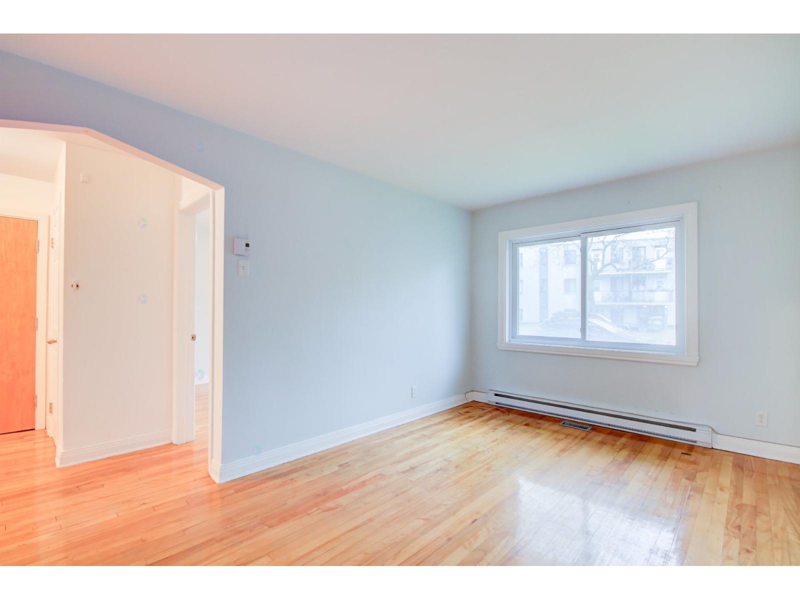 6645 20e Avenue Property Photo 3