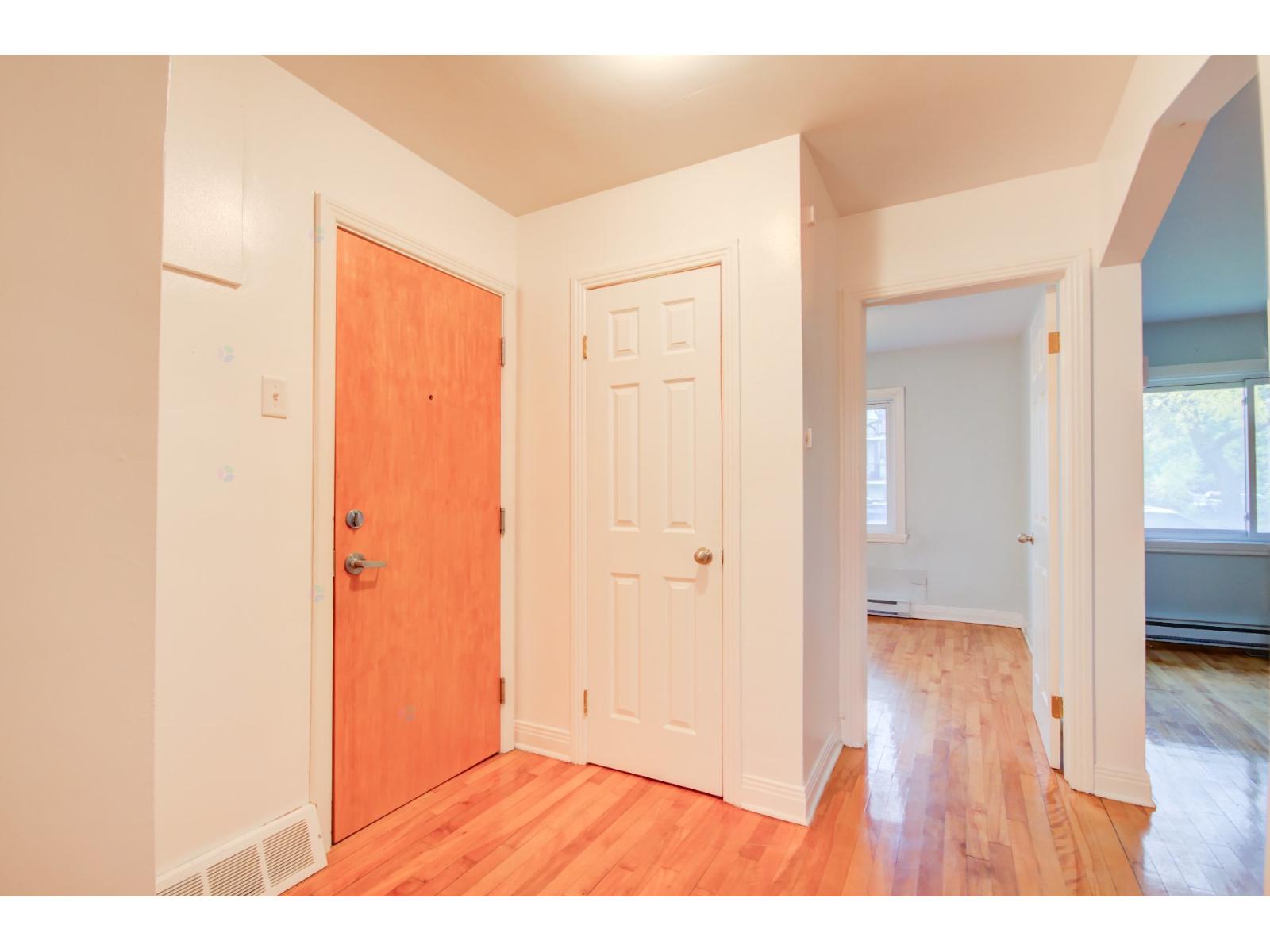 6645 20e Avenue Property Photo 5