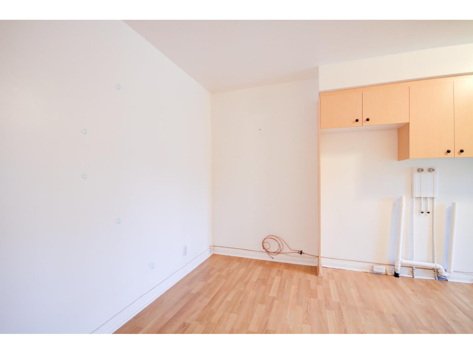 6645 20e Avenue Property Photo 10