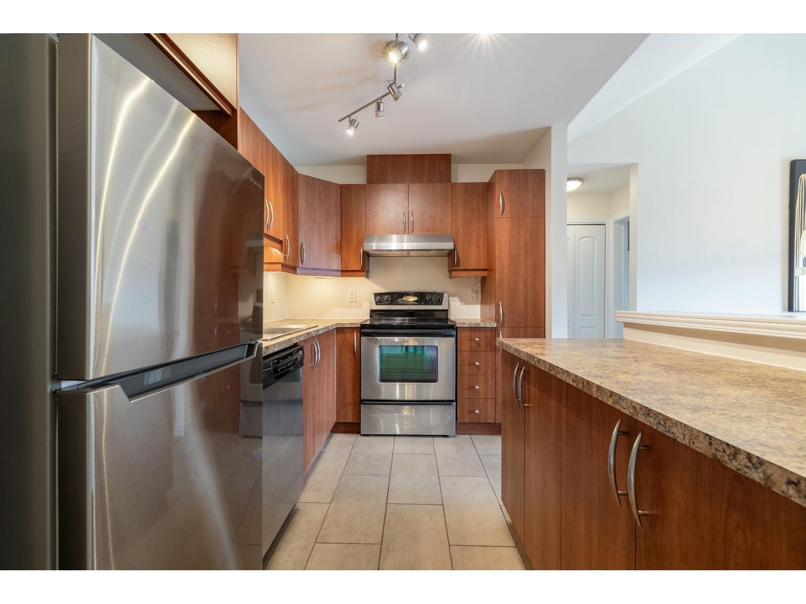 779 32e Avenue, #5 Property Photo 6