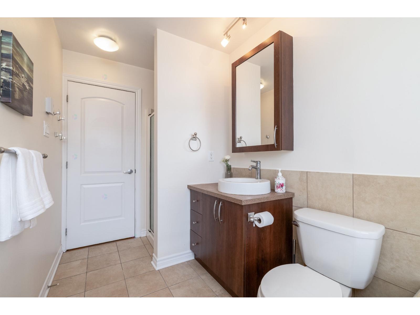 779 32e Avenue, #5 Property Photo 23