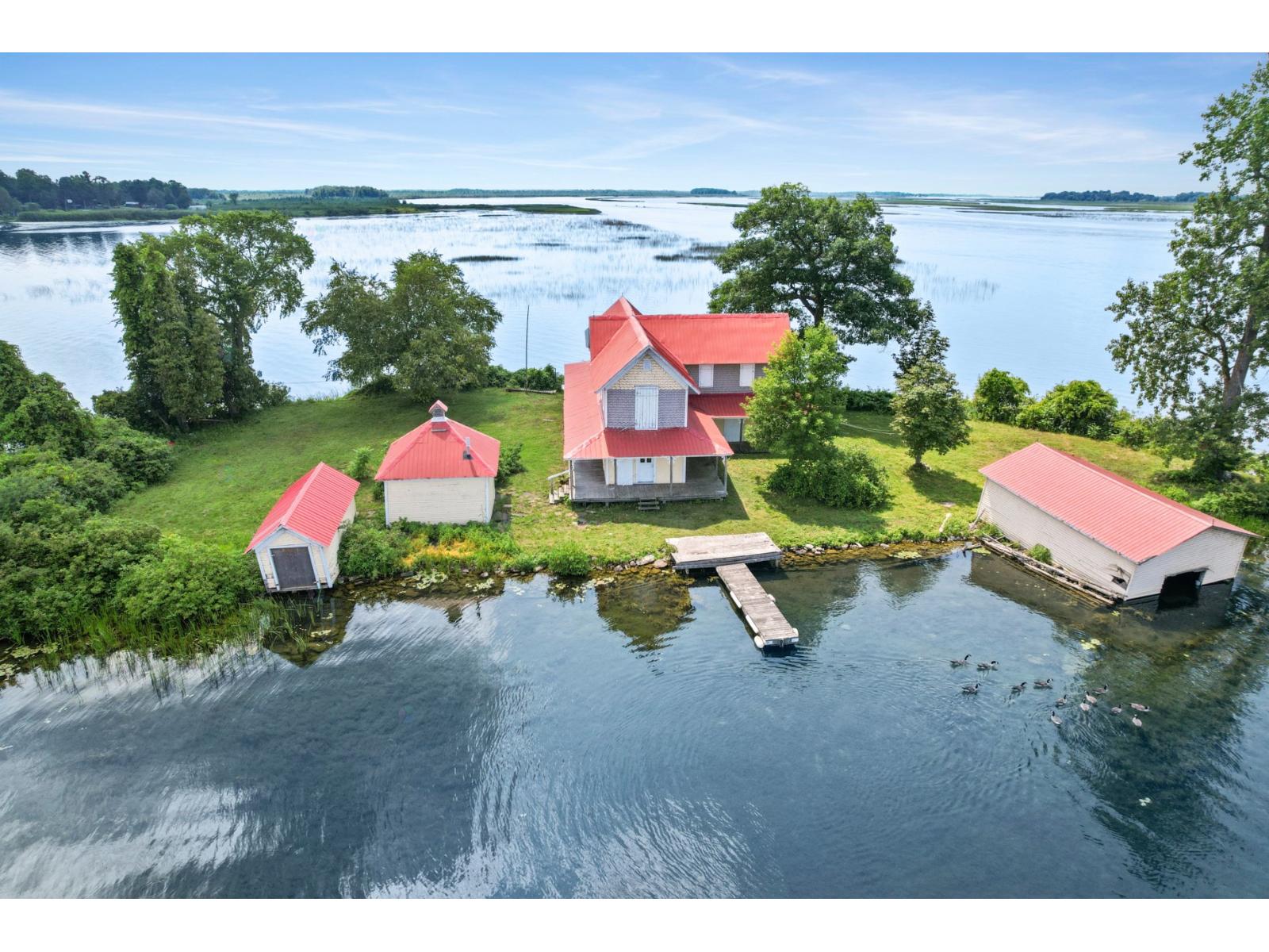 200 Île Fraser Property Photo 32