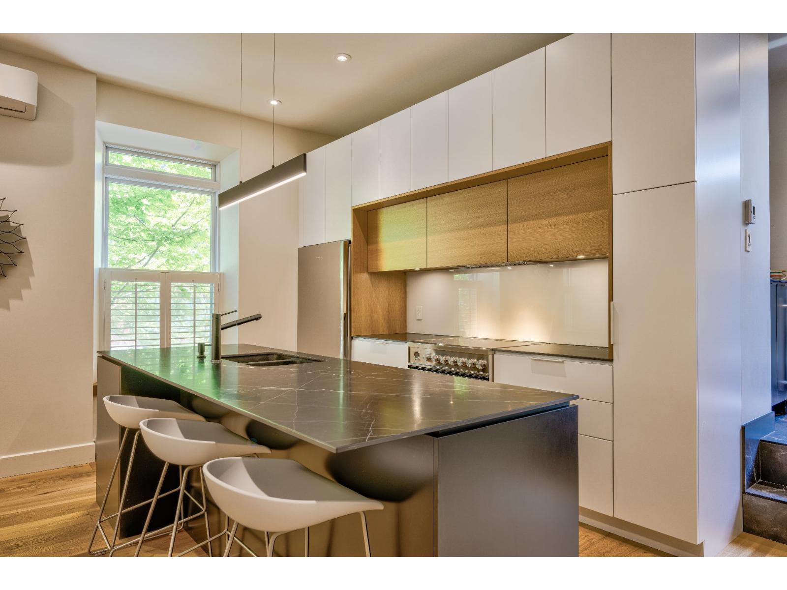 50 Rue Guilbault O. Property Photo 11