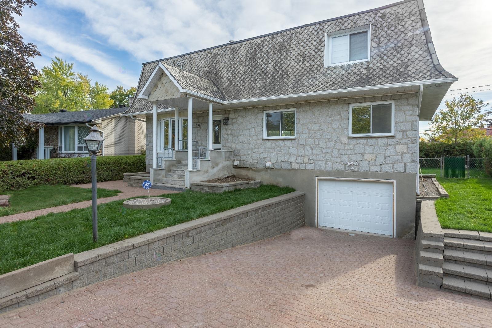 435 Rue Renaud O. Property Photo 1